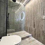 Sky Heaven Airport 2 Bdr - Free Parking Apartament