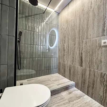 Sky Heaven Airport 2 Bedroom - Parking Lägenhet