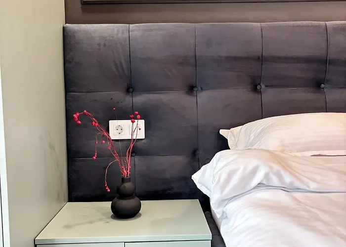 Sky Heaven Airport 2 Bdr Apartment - Free Parking * Cluj-Napoca