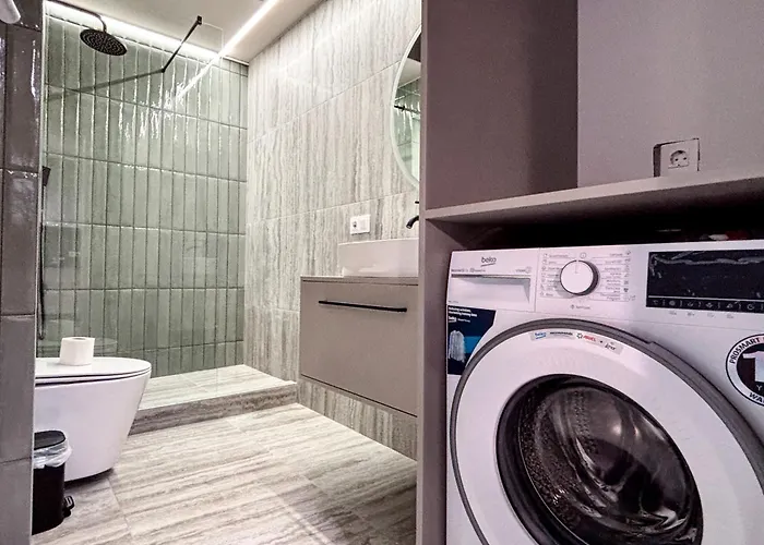 Lägenhet Sky Heaven Airport 2 Bdr Apartment - Free Parking Cluj-Napoca